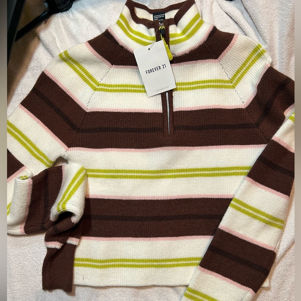 NWT Forever 21 Cropped Sweater - Small